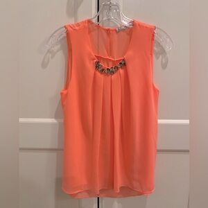 NWOT SIZE MEDIUM FLOWY SLEEVELESS FLOWY TOP WITH GEMSTONES AT THE SCOOPED NECK